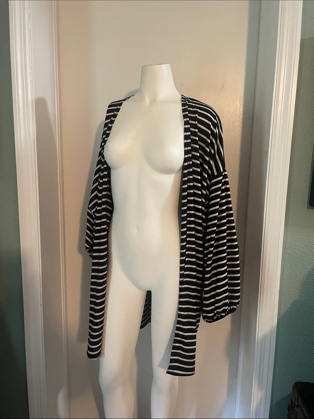 Striped Open-Front Cardigan Sweater - Black & White